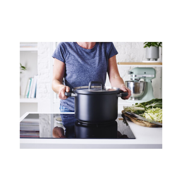 BK Cookware Bk flow cool black soeppan- 24 cm rvs veilig afgietsysteem B2478.324 large