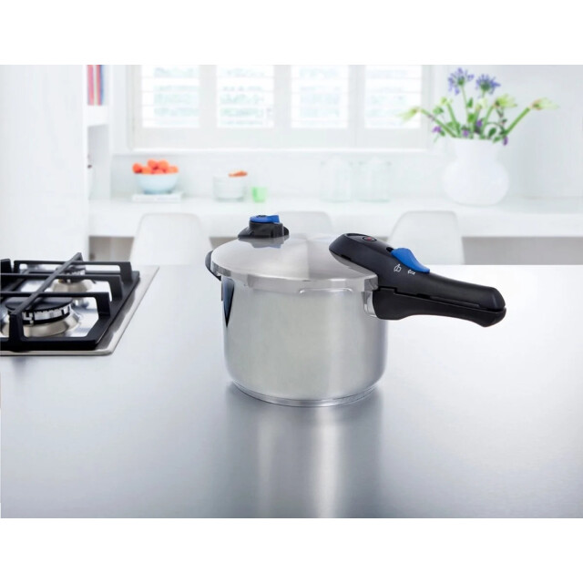BK Cookware Bk snelkookpan met matte rvs afwerking 22cm 6l B5928.506 large