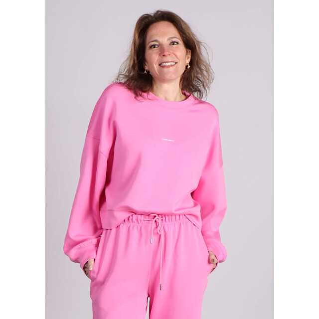 Studio Amaya Betty sweater logo cropped 9316019765576 large
