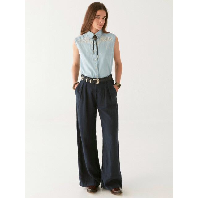 Maison Hotel Dallas blouse mustang blue Dallas blouse Mustan large