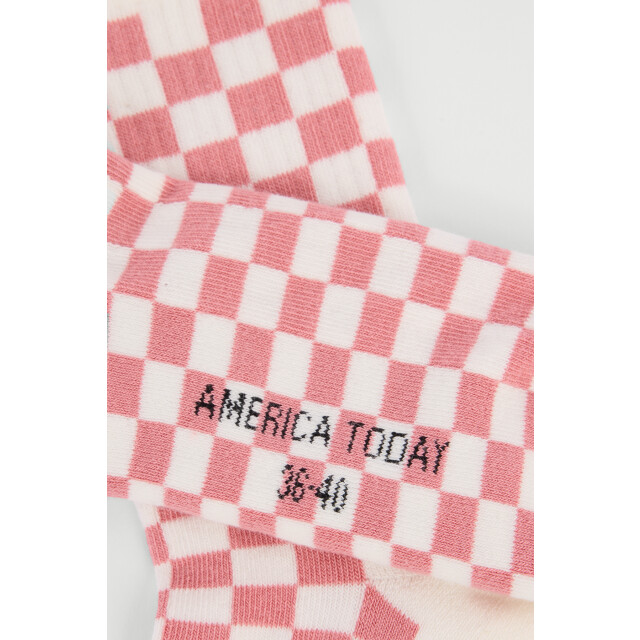 America Today Tula b 1522001315 850 large