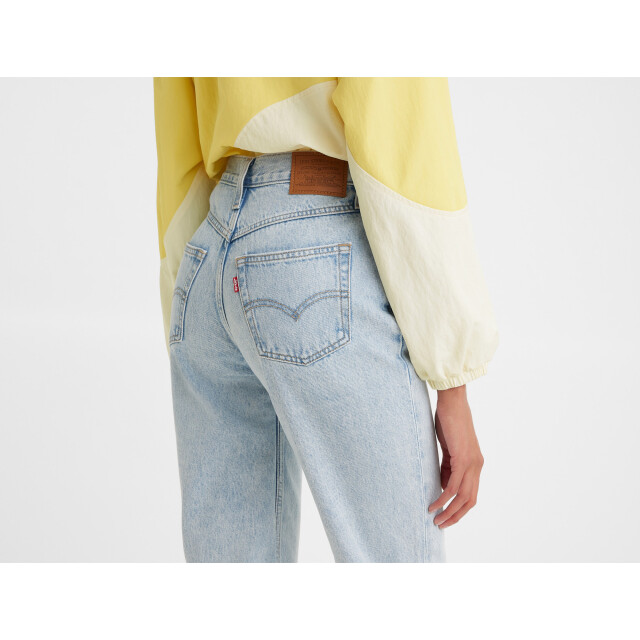 Levi's 80s mom jean don