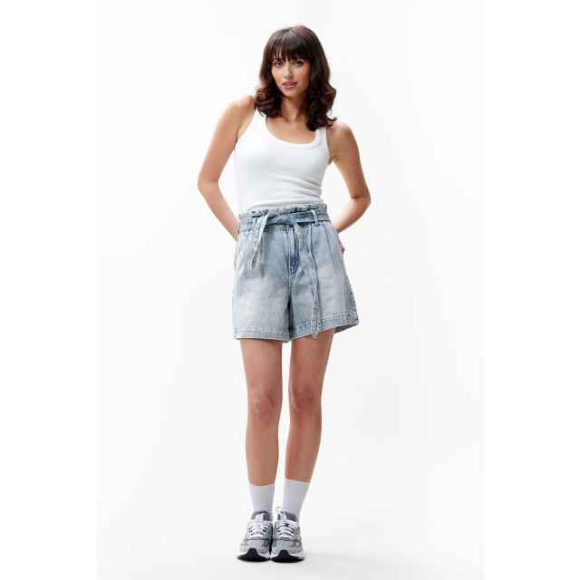 Catwalk Junkie 23020841 denim shorts with a comfortable waist 2302084401 Denim shorts with a comfortable waist large