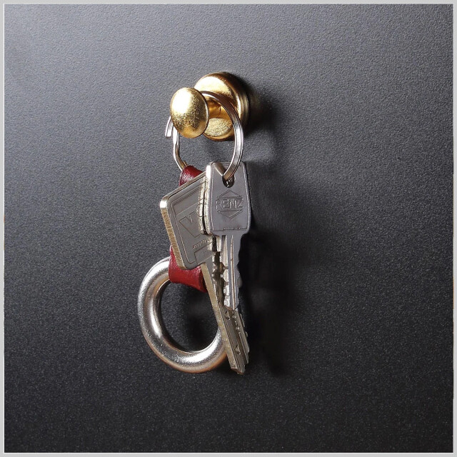 CaliCosy Magnetische haken voor sleutels of theedoeken verkocht per 2 2928354 large