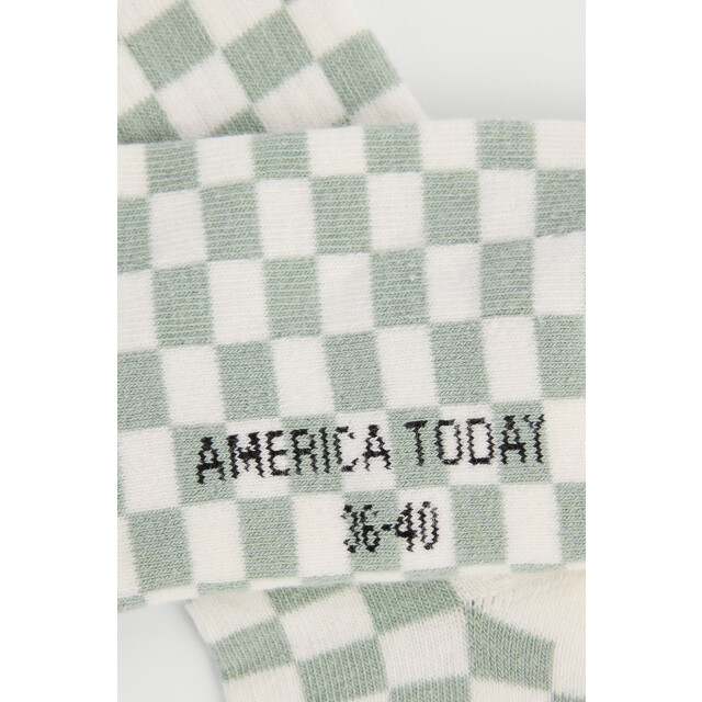 America Today Tula b 1522001315 530 large