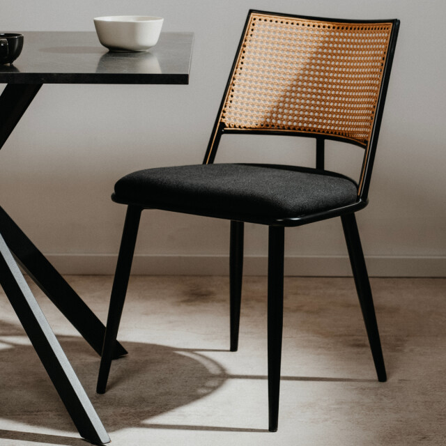 CaliCosy Set van 4 stoelen met natuurlijke vlechtwerk en zwart metalen frame l47 cm - 3011530 large