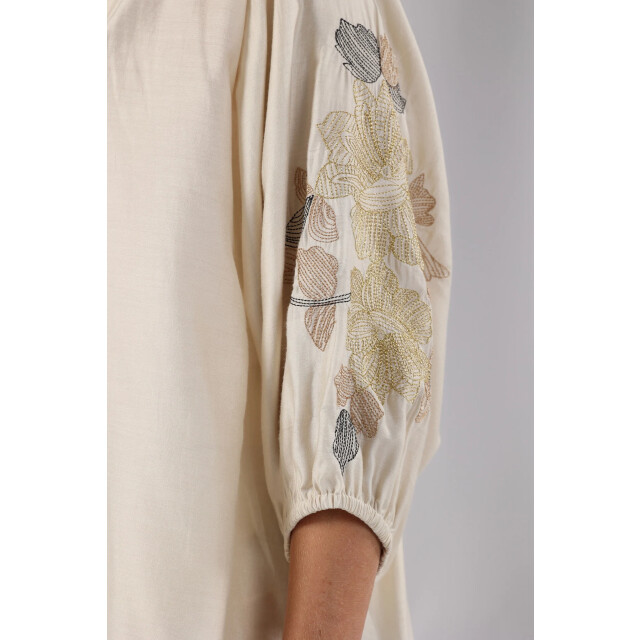 Nukus Nks02097 17 tina blouse embroidery off white NKS02097 17 large