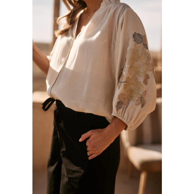 Nukus Nks02097 17 tina blouse embroidery off white NKS02097 17 large
