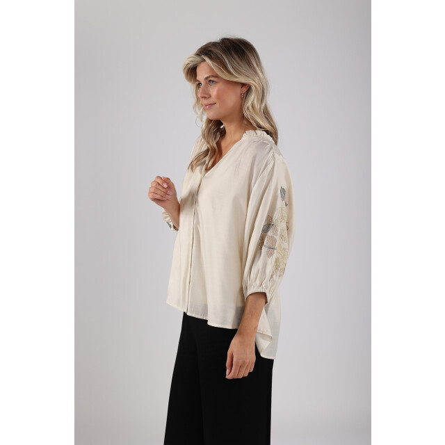 Nukus Nks02097 tina blouse embroidery NKS02097 Tina Blouse Embroidery large