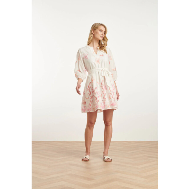 Smashed Lemon 25263 te bloemen geborduurde korte jurk met v-hals | 25263-000-998 large