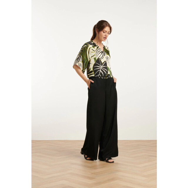 Smashed Lemon 25071 leaf print chiffon top met v-halsflared mouwen | 25071-530-998 large