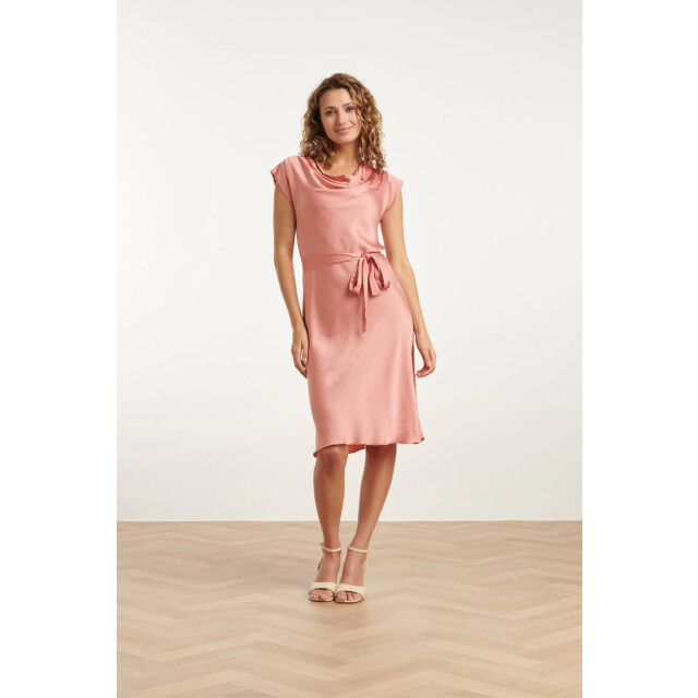 Smashed Lemon 25213 waterfall styled satijn jurk | 25213-421-3XL large