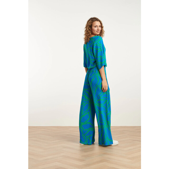Smashed Lemon 25067 blauwe en groene top met grafische bloemenprint 25067-650-530 large
