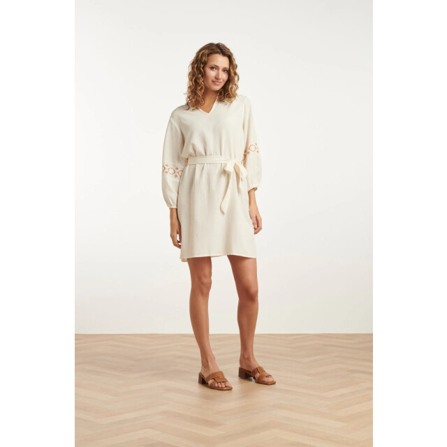 Smashed Lemon 25195 off white jurk met geborduurde mouwen | sand-off 25195-010-720 large