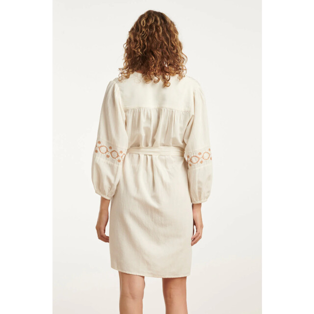 Smashed Lemon 25195 off white jurk met geborduurde mouwen | sand-off 25195-010-720 large