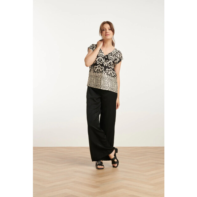 Smashed Lemon 25088 -te satijnen top met ornamentenprint | 25088-010-999 large