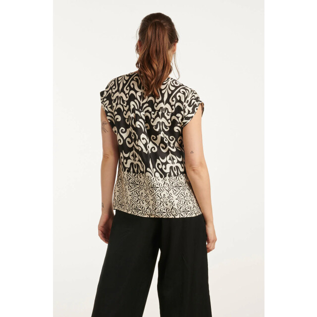 Smashed Lemon 25088 -te satijnen top met ornamentenprint | 25088-010-999 large