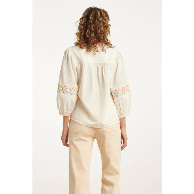 Smashed Lemon 25194 off white top met geborduurde mouwen | sand-off 25194-010-720 large