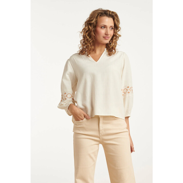 Smashed Lemon 25194 off white top met geborduurde mouwen | sand-off 25194-010-720 large