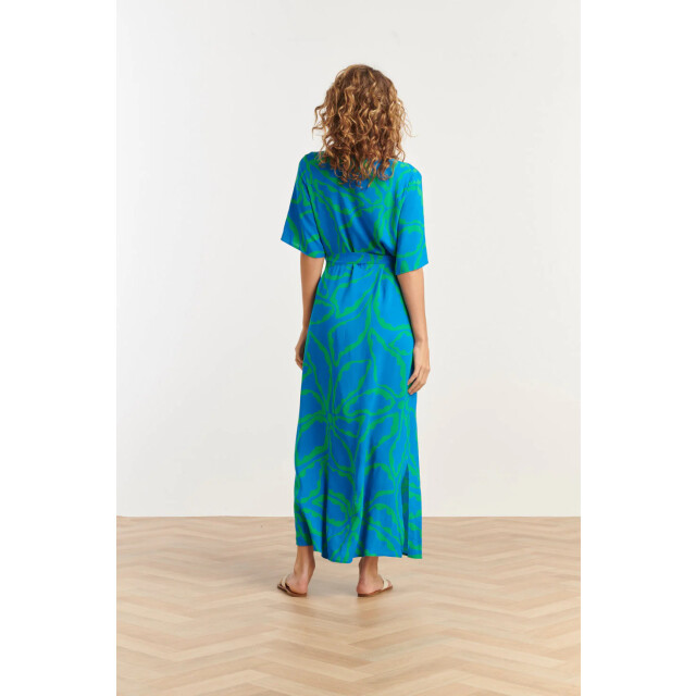 Smashed Lemon 25068 maxi jurk met grafische bloemenprint in felblauw 25068-650-530 large