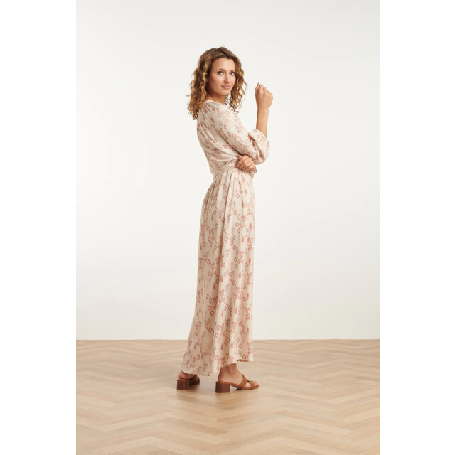 Smashed Lemon 25042 lichte maxi jurk met v-halsaztec print-nude tinten | 25042-720-998 large
