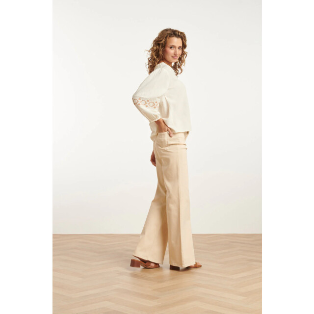 Smashed Lemon 25194 off white top met geborduurde mouwen | sand-off 25194-010-720 large