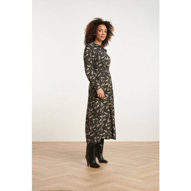 Smashed Lemon 24762 getailleerde jurk met bladerenprint | 24762-999-010 large