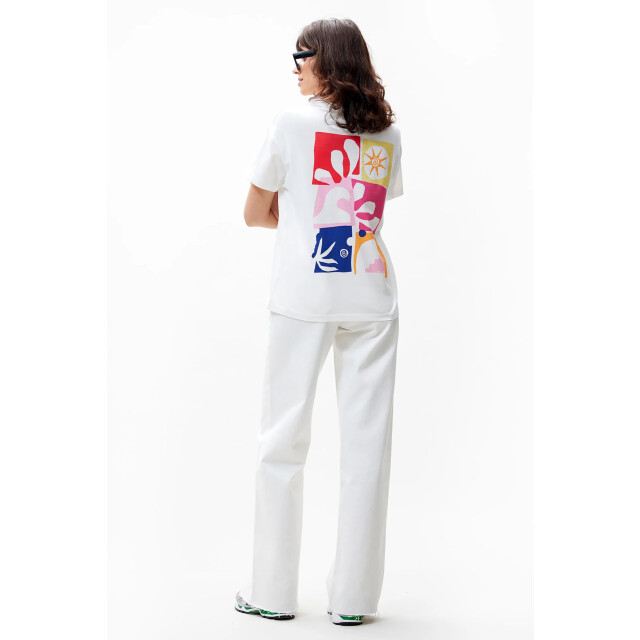 Catwalk Junkie 2502020217 graphic tshirt 2502020217 Graphic Tshirt large