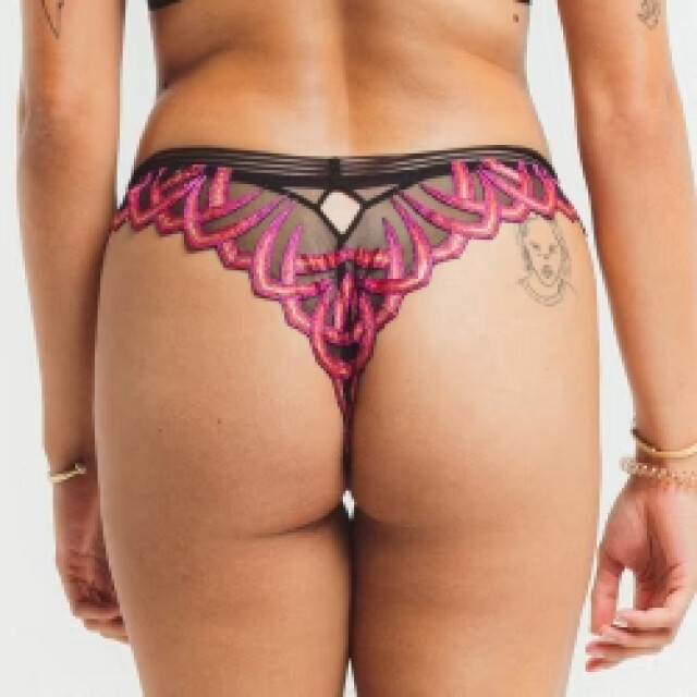 Louisa Bracq Virtual sunset string 50265 9890893103445 large