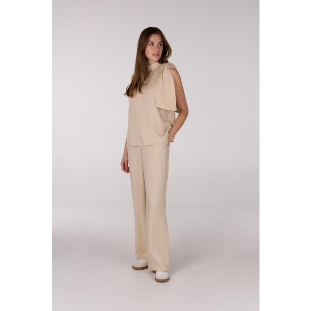 Jansen Amsterdam Sue top sq7 sleeveless bow at shoulder sand SQ387 large