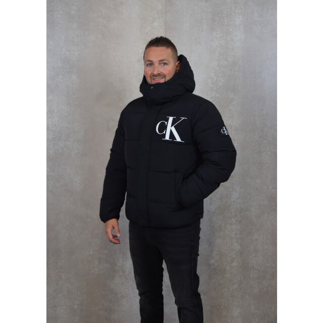 Calvin Klein Essentials non down jacket 140.10.0258 large