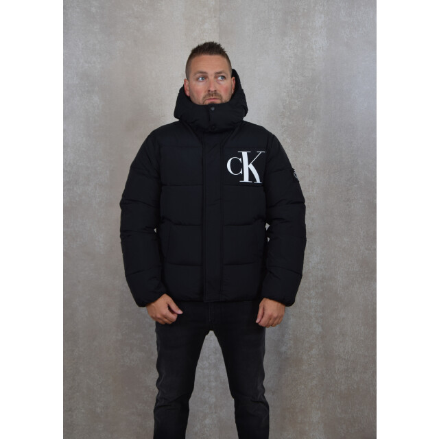 Calvin Klein Essentials non down jacket 140.10.0258 large