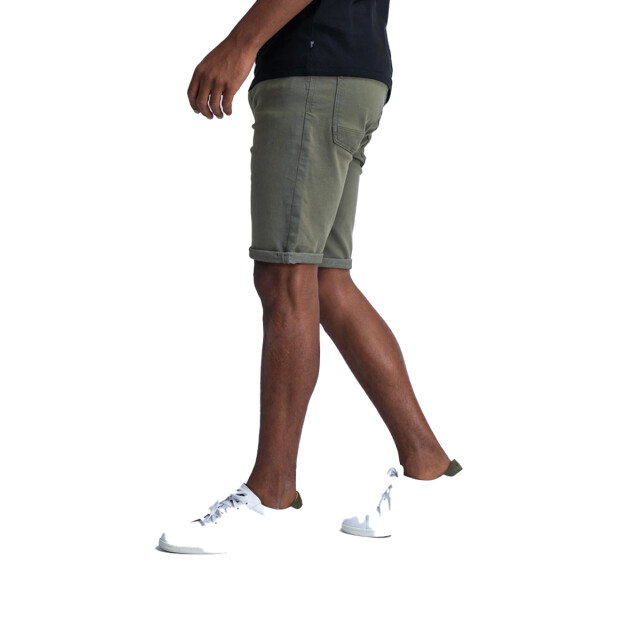 Petrol Industries Jackson jogg coloured-denim short slim fit 151.40.0014 large