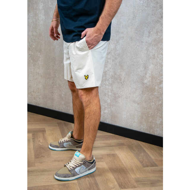 Lyle and Scott Plain swim short 180.81.0010 large