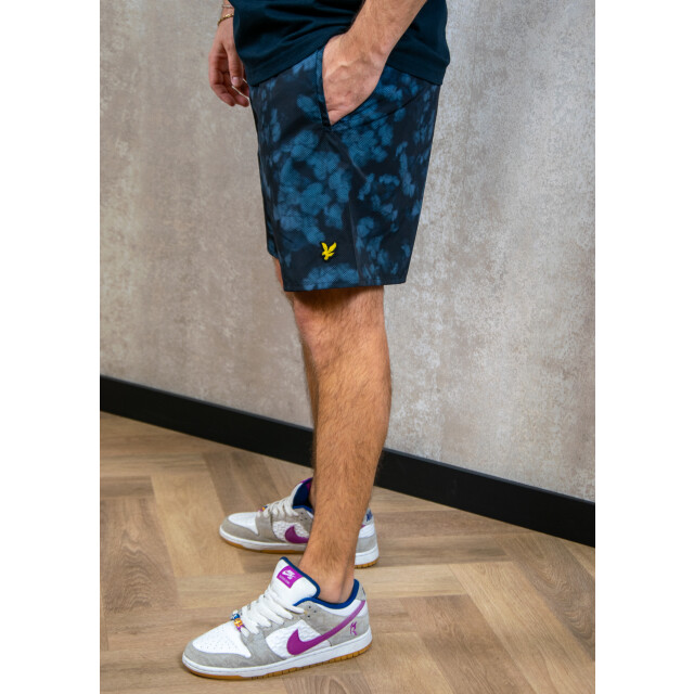 Lyle and Scott Digital floral print floral short 180.30.0159 large