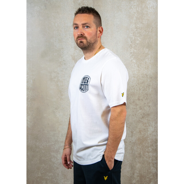 Lyle and Scott Embroidered badge graphic t-shirt 100.00.1053 large