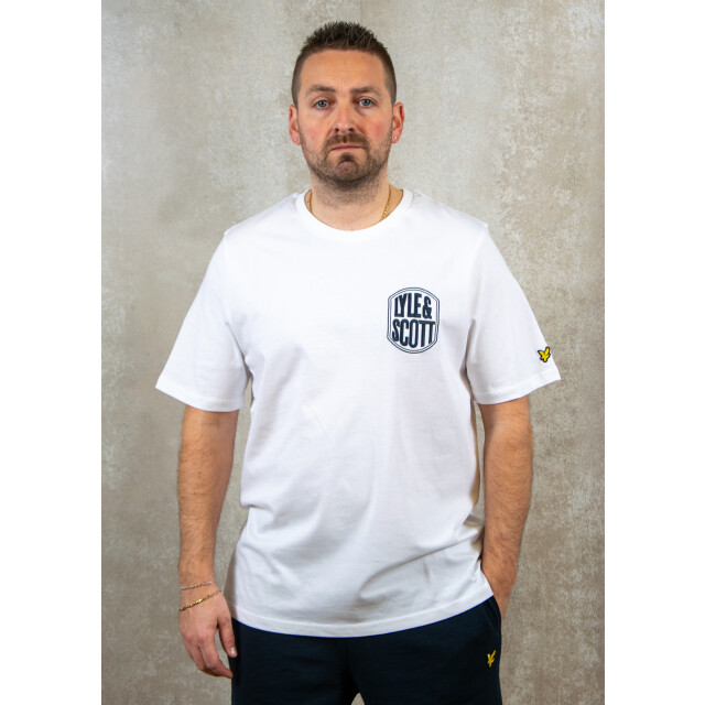Lyle and Scott Embroidered badge graphic t-shirt 100.00.1053 large
