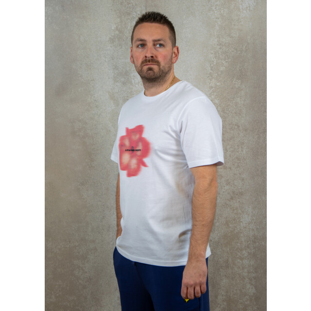 Lyle and Scott Motion floral graphic t-shirt 100.00.1054 large