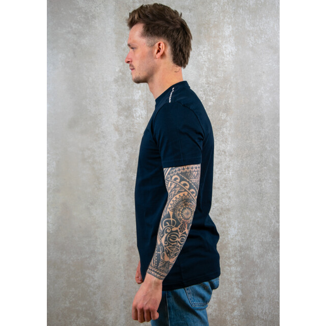 Weekend Offender Manuel 100.30.1223 large