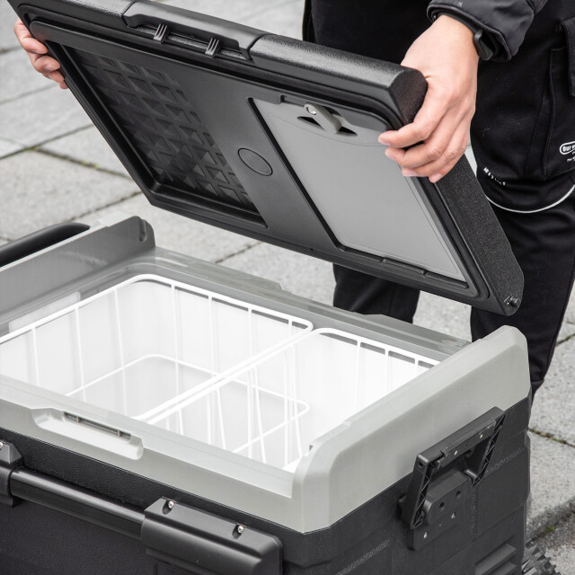 4goodz Outsunny koelbox 40 ltr met led compressor handgrepen en wielen op 12/24v 3177955 large