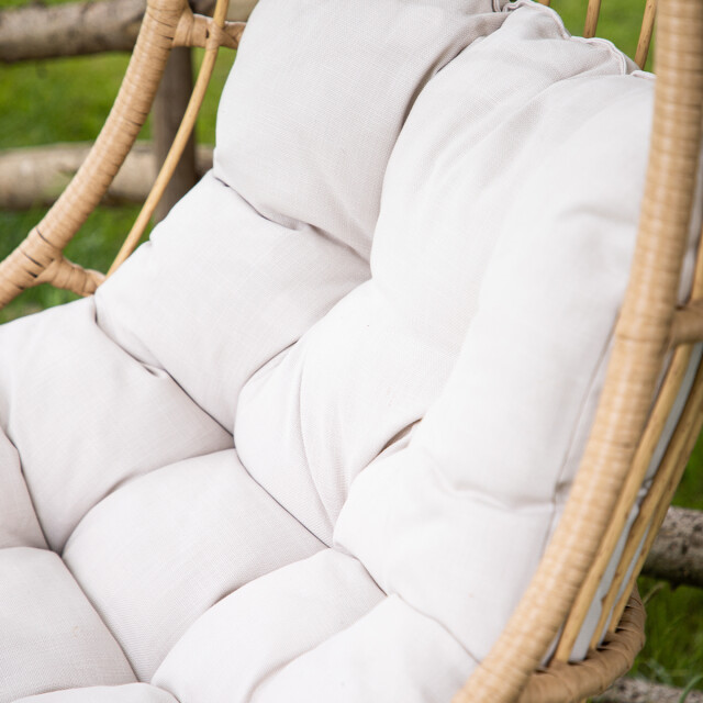 Nest Outdoor Carter rotan hangstoel naturel met zitkussen 3197017 large
