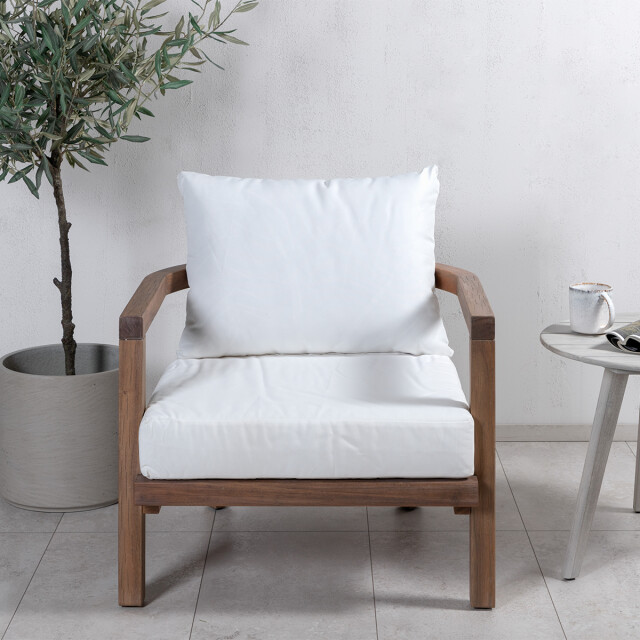 Nest Outdoor Elio acacia houten tuin lounge fauteuil naturel met witte zitkussens 3197083 large