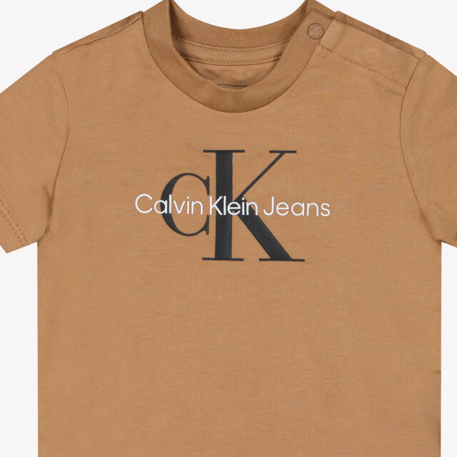 Calvin Klein Baby unisex t-shirt in <p>CalvinKleinIN0IN00001 large