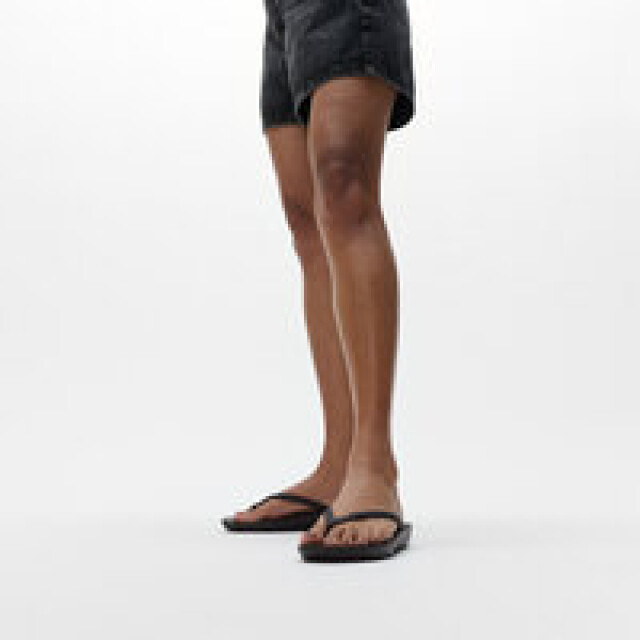 FitFlop Slippers dames iqushion ergonomic FitFlop iQushion Slippers Zwart – Ergonomische Steun & Ultiem Comfort large