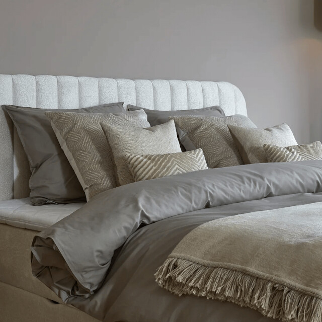 Beddenscout24 Boxspring bed met opbergruimte 180x200 cm gebroken wit opbergbed salva 3199364 large