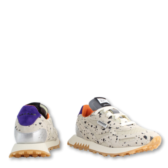 Run of Spot w Spot W large