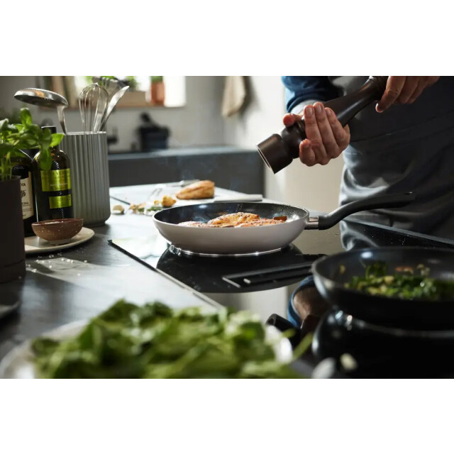 Fissler Essential koekenpan 28cm 111-001-28-100/0 large