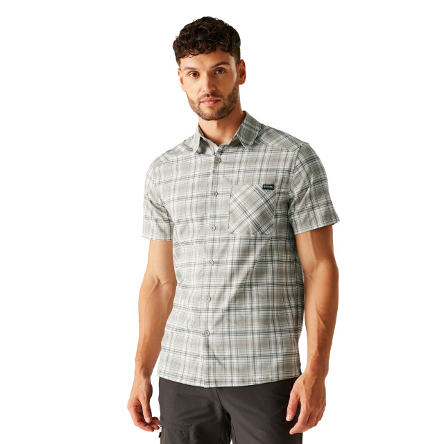 Regatta Heren begarno geruit overhemd met korte mouwen UTRG11340_whitegoldensandtreetop large