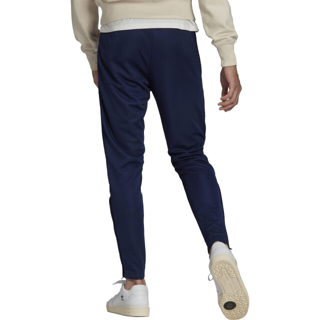 Adidas Heren entrada 22 trainings joggingbroek UTPP1117_navyblue large