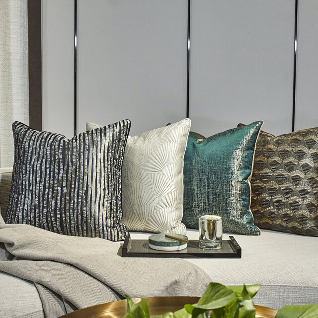 NOVÉE Sierkussen silver lines | 45 x 45 cm | jacquard/polyester 3237971 large